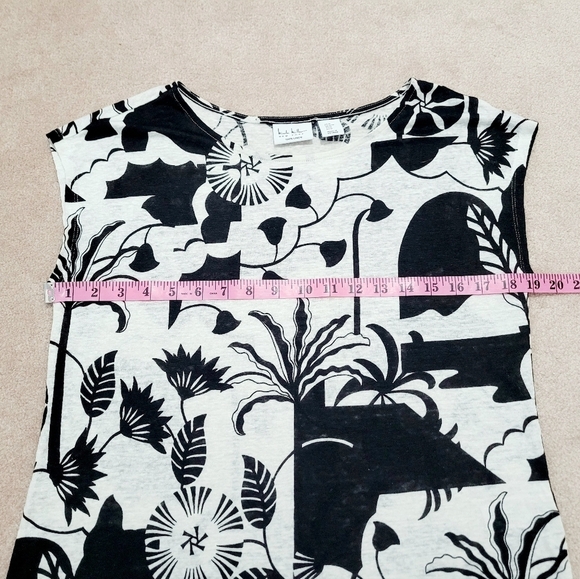 Nicole Miller 100% Linen Top Blouse Black White Floral Print Short Sleeve Size M - Picture 7 of 11